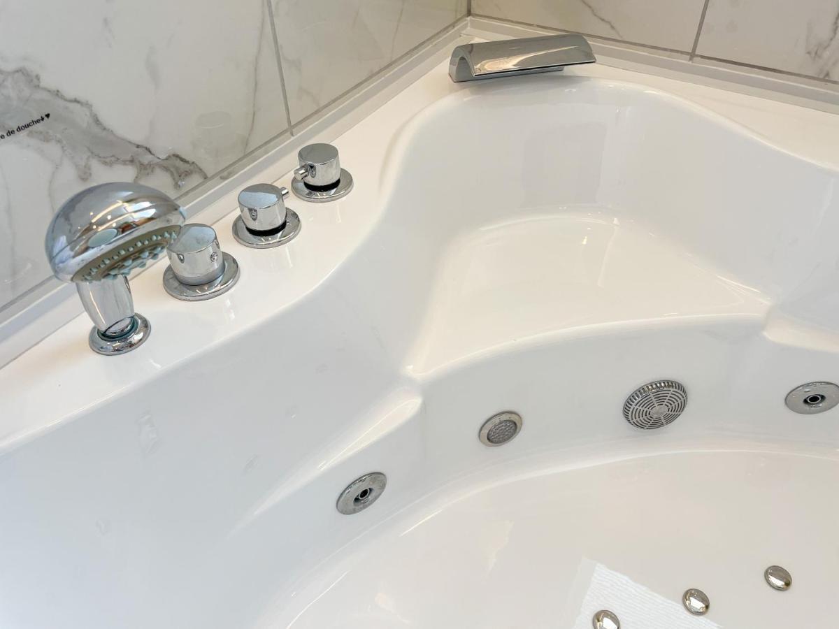 Votre Escale Boule D Or Sauna & Spa Niort Eksteriør billede